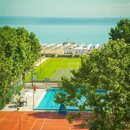 ホテル Villaggio San Pellegrino ミザーノ・アドリアーティコ